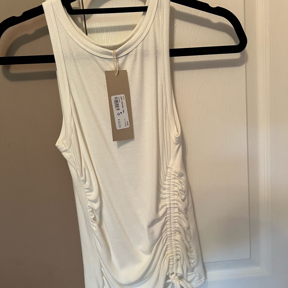 White ribbes tank with drawstring